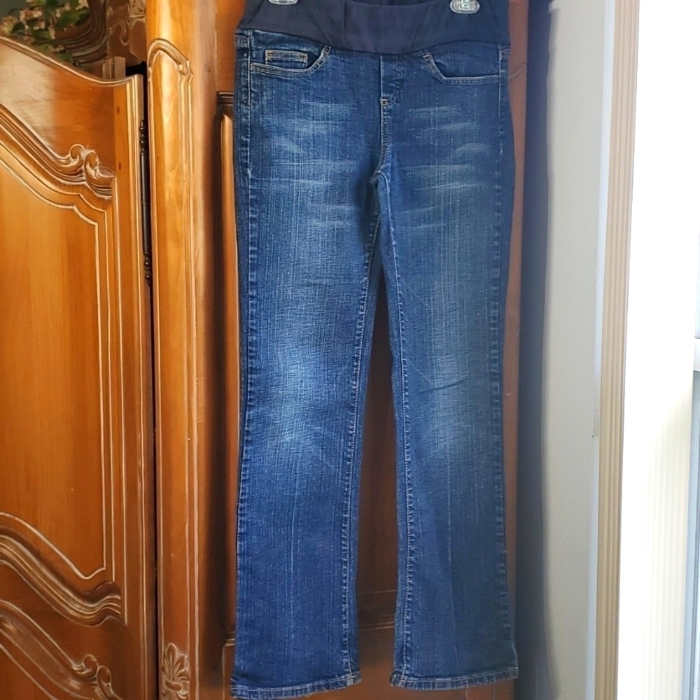 Motherhood maternity jeans. Size small. 5 pockets . Enbroidery.‎